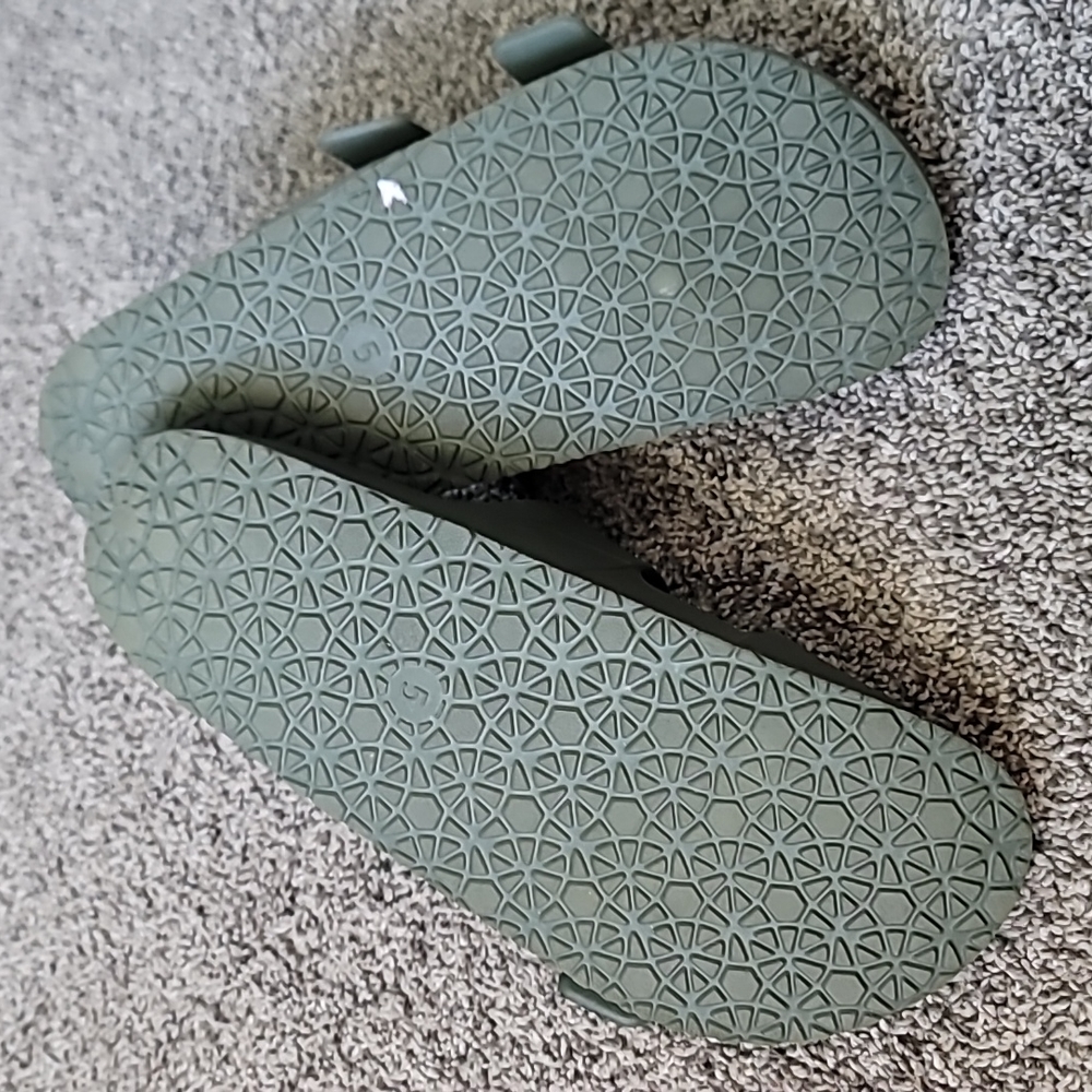 Olive Green Strap Sandals Sz 5 - Picture 2 of 5